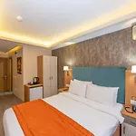 The Devman & Terrace Hotel