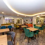 Hotel The Devman & Terrace 3*