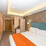 Hotel The Devman & Terrace 3*