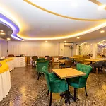 Hotel The Devman & Terrace