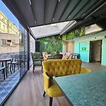 The Devman & Terrace 3*