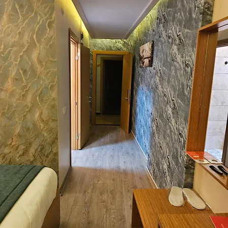 The Devman & Terrace 3*