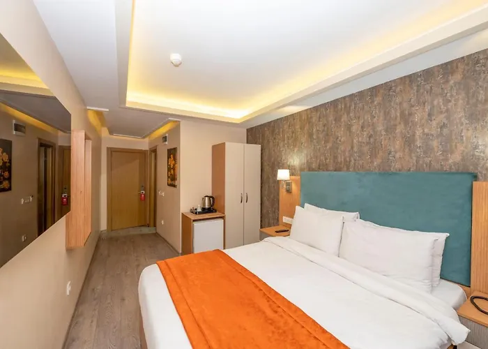 Отель The Devman & Terrace 2*