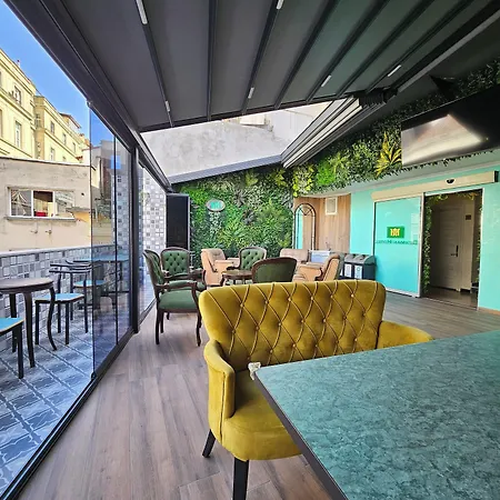 The Devman & Terrace 3*